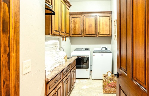 Pottawatomie County Casa | Peaceful Luxurious Ranch Family Reunion