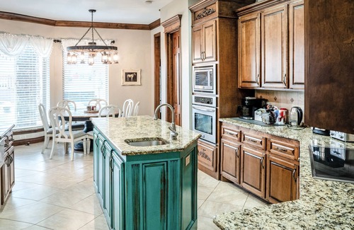 Pottawatomie County Casa | Peaceful Luxurious Ranch Family Reunion
