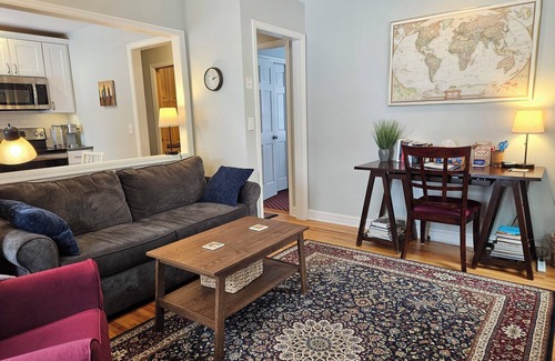 New Hope Apartamento | Peaceful Luxury Retreat Near Downtown Minneapolis - New Exterior Coming Soon!