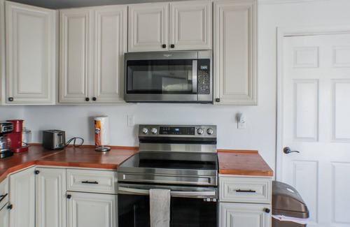 Thomas Drive Casa | Peaceful Lydia Hide-O-Way - Unwind Near Beach, Breakfast, Spa & Go-Karts!