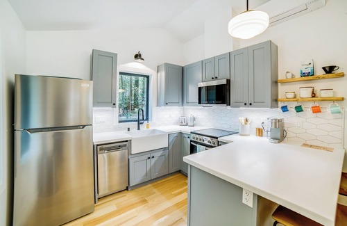 Mendocino Cabaña | Peaceful Mendocino Cottage Surrounded By Redwoods