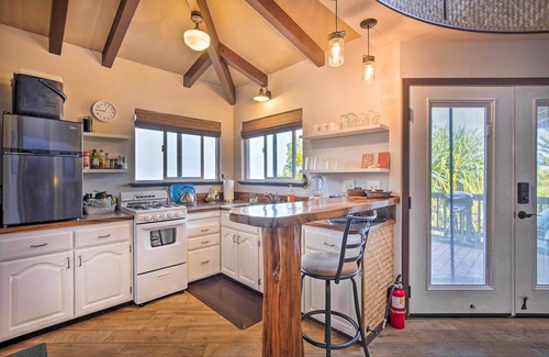 Captain Cook Apartamento | Miloli'i Cottage w / Patio amueblado y vistas al mar!