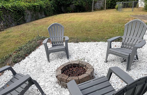 Fondren Casa | Peaceful modern day home in Fondren District - Less than 3 mins from Stadium