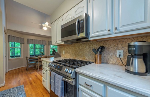 Montreat Casa | Peaceful Montreat Cottage with Winter Views