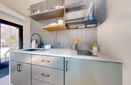 Weston Casa | Peaceful mountain view retreat with kitchenette & deck - near skiing