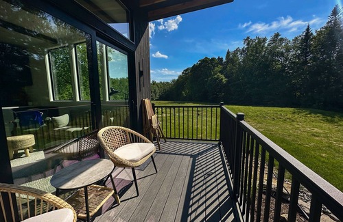 Weston Casa | Peaceful mountain view retreat with kitchenette & deck - near skiing