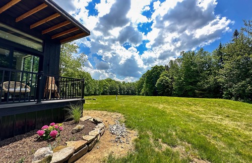 Weston Casa | Peaceful mountain view retreat with kitchenette & deck - near skiing