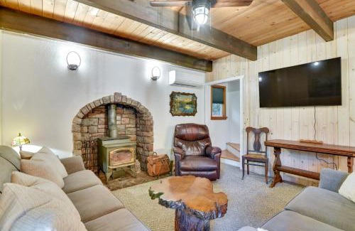Zigzag Casa | Peaceful Mt Hood Cabin with Hot Tub and Fire Pit!