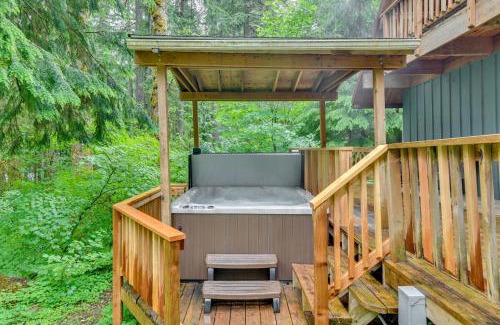 Zigzag Casa | Peaceful Mt Hood Cabin with Hot Tub and Fire Pit!