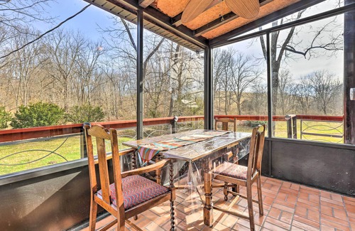 Mount Sterling Cabaña | Peaceful Mt Sterling Cabin: Deck & Fire Pit!