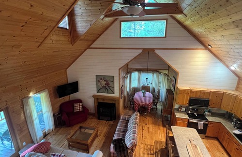 Franklin Cabina | Peaceful Mtn cabin w/fast Wi-Fi & 5 min walk to River