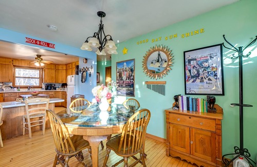 Necedah Casa | Peaceful Necedah Retreat: 3 Mi to Lakes!
