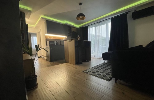 Floresti Apartamento | Peaceful neighborhood, fresh air, your urban sanctuary.