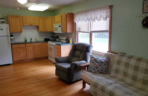 Fort Ann Cabaña | Peaceful Nest: Family cottage with boat slip on Lake George, NY