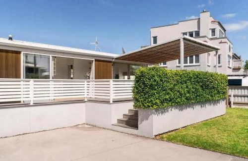 Mount Maunganui Casa | Peaceful Oasis near the Beach and Mount Mainstreet Shopping Centre