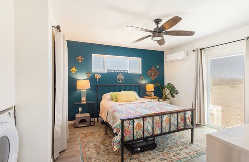 Hereford Otro | Peaceful Off-Grid Getaway, Modern Comfort in the Desert