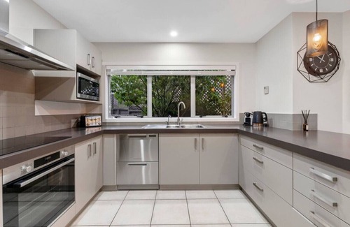 Nukuhau Casa | Peaceful on Punawai with WI-FI
