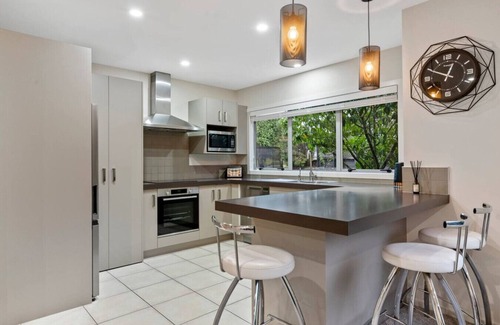Nukuhau Casa | Peaceful on Punawai with WI-FI
