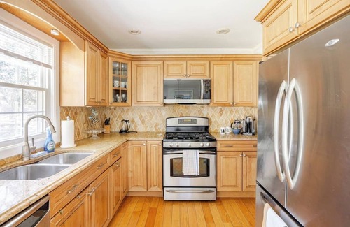 Heathcote Casa | Peaceful Palette: 35 mins to NYC