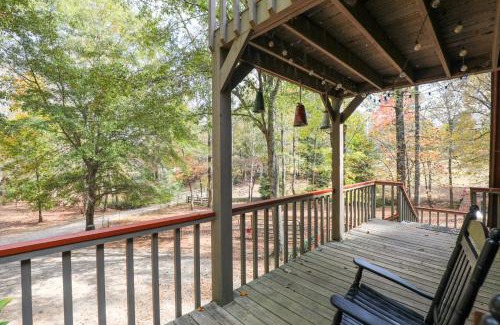 Gainesville Casa | Peaceful Paradise Cabin Farmhouse with Huge Hot Tub