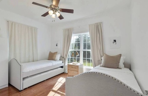 Woodridge Casa | Peaceful Paradise: Dream Holiday Home in Woodridge