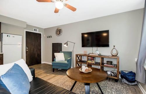 Kansas City Apartamento | Peaceful Parkside 2 bed apartment - walkable/ to The Plaza & Nelson museum