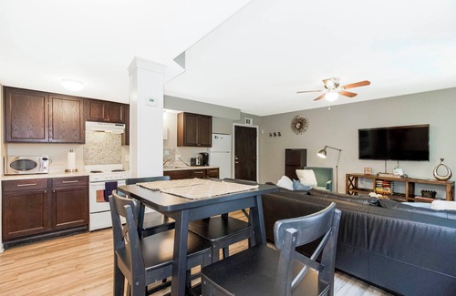 Kansas City Apartamento | Peaceful Parkside 2 bed apartment - walkable/ to The Plaza & Nelson museum