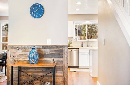 Troutdale Casa | Peaceful Parkside Pad - Game Room