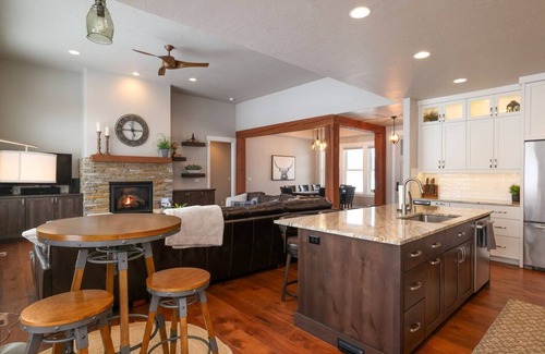 McCall Casa | Peaceful Payette Paradise - Luxe Family Getaway