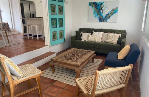 Holder's Hill Casa | Peaceful Payne’s Bay Home, minutes from the beach