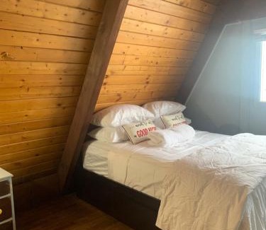 Lanesville Casa | Peaceful Peaks Cabin
