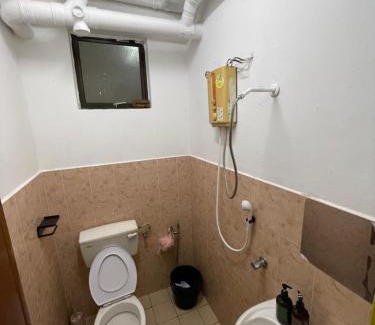 Bukit Baru Apartamento | Peaceful Pines 4 ROOMS FULL AC & NETFLIX by EZYROOM MELAKA