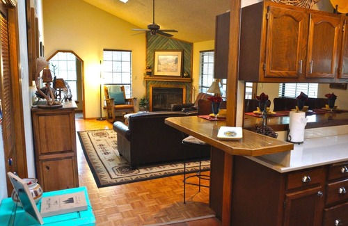 Ruidoso Cabina | Peaceful Pines Cabin - Two Bedroom Cabin