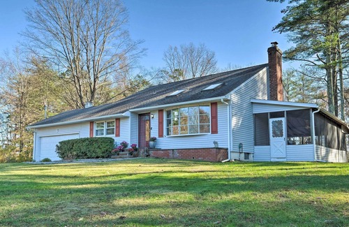 Saugerties Casa | 'Peaceful Pines' - Charming Saugerties Escape!