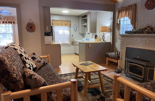 Thendara Casa | Peaceful Pines Cottage 5 minutes from Old Forge