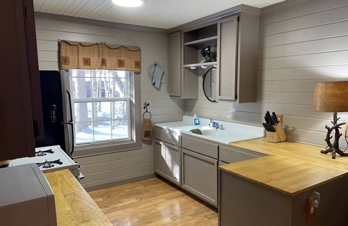 Thendara Casa | Peaceful Pines Cottage 5 minutes from Old Forge