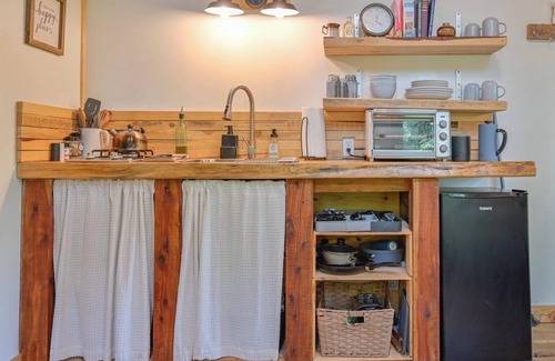 Boles Cabina | Peaceful Pines Treehouse