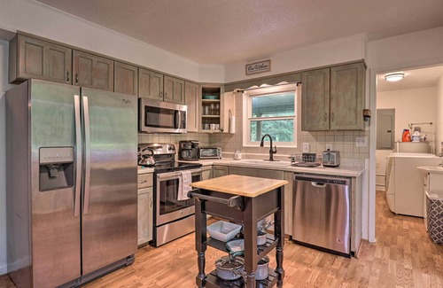 Pisgah Forest Cabaña | Peaceful Pisgah Forest Cottage w/ Fire Pit!