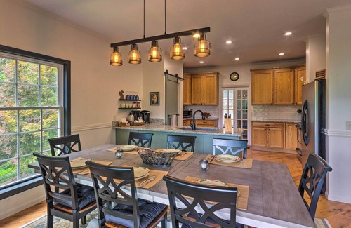 Pisgah Forest Casa | Peaceful Pisgah Mountain Getaway w/ Hot Tub!