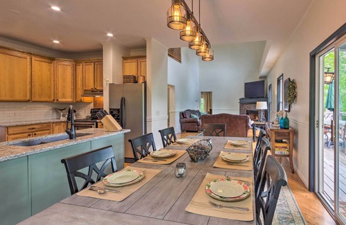 Pisgah Forest Casa | Peaceful Pisgah Mountain Getaway w/ Hot Tub!