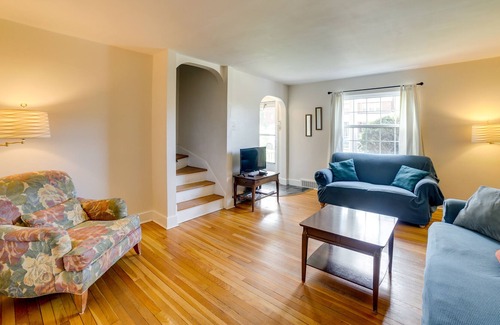 Squirrel Hill South Apartamento | Peaceful Pittsburgh Townhome w/ Large Yard