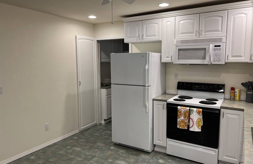 Education Hill Apartamento | Peaceful place mins to downtown with workspace and kitchen