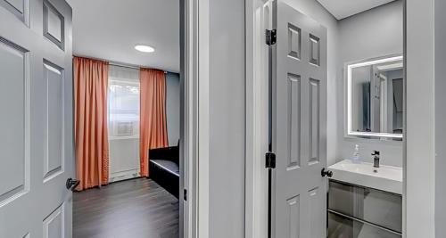 Long Pond Casa | Peaceful Pocono Home with Hot Tub, gym, & office