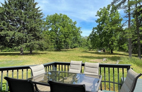 Wolcott Casa | Peaceful Port Bay retreat for fall or holiday stay