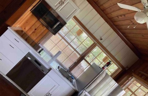 Altamonte Springs Casa | Peaceful Private Gated Patio Walk to Mall Publix