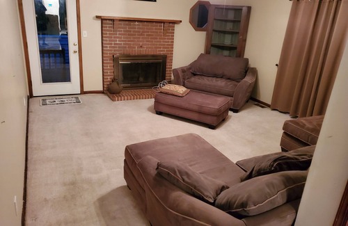 Bordentown Casa | Peaceful private 4 Bedroom Residential Home with serenity park like setting