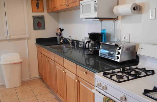 Sherman Oaks Apartamento | Tranquilo, privado y seguro Pensión / Apt En Sherman Oaks colinas.