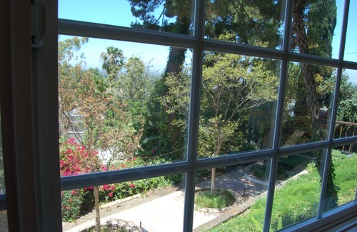 Sherman Oaks Apartamento | Tranquilo, privado y seguro Pensión / Apt En Sherman Oaks colinas.