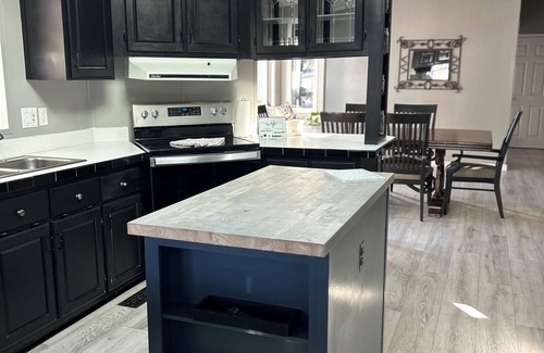 Eagle Casa | Peaceful/quiet 3 bedroom overlooking the town of Eagle with amazing views!