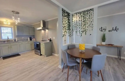 North Belmont Casa | Peaceful Ranch - Charming 4-bedroom house with stylish accents in lovely Belmont